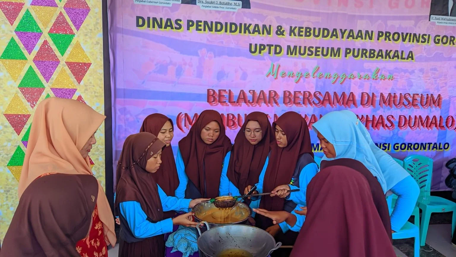 Belajar Bersama di Museum Hari Keempat - Belajar Membuat Makanan Khas Dumalo
