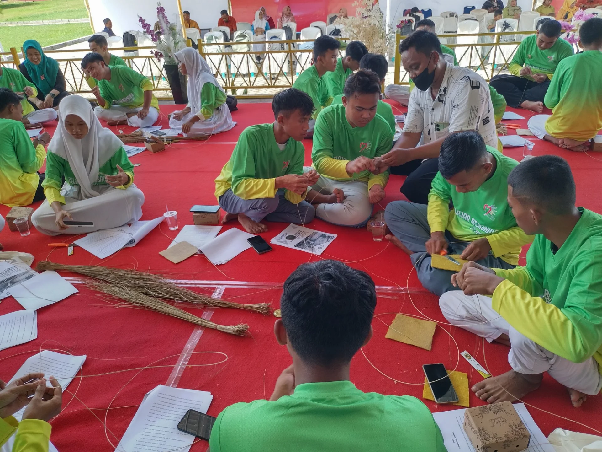 Belajar Bersama di Museum, Ajak Siswa Menganyam Upiya Karanji