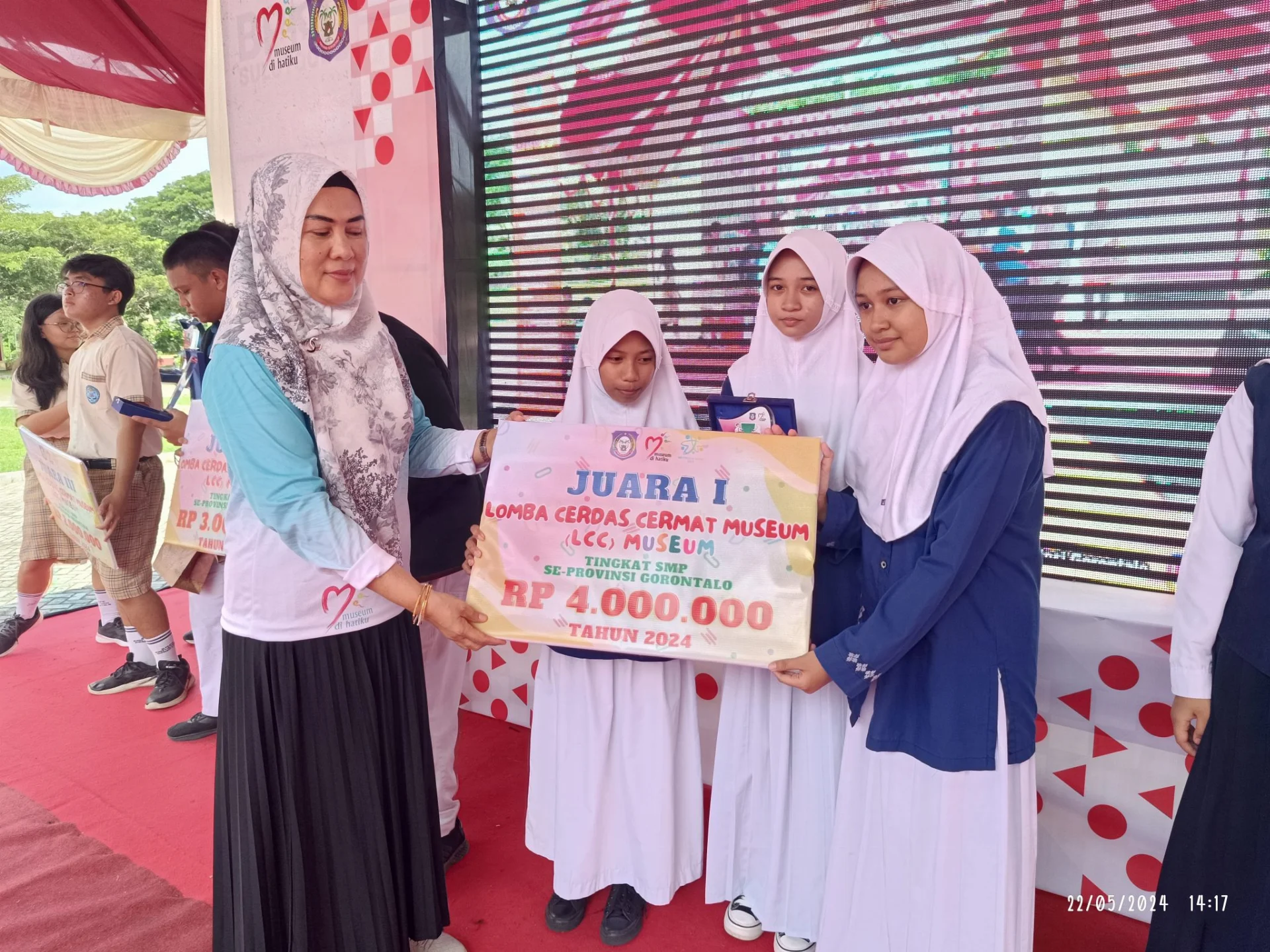 SMP Negeri 1 Kabila Juara LCCM Tingkat Provinsi