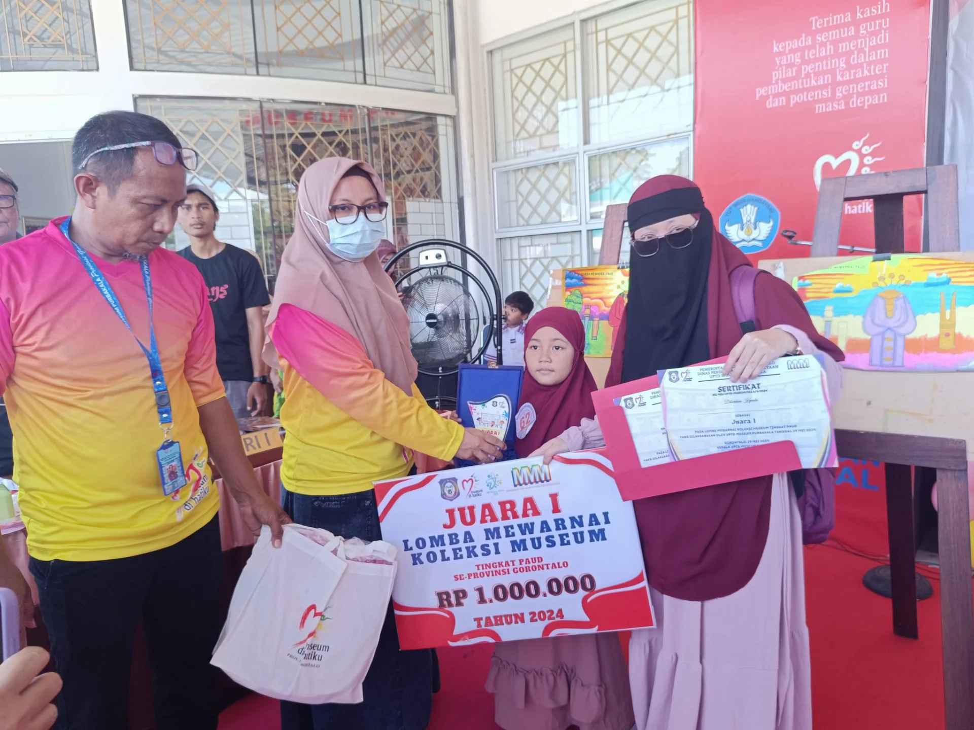 Siti Khadijah Nur M. Malik Terbaik 1 Lomba Mewarnai Tingkat PAUD