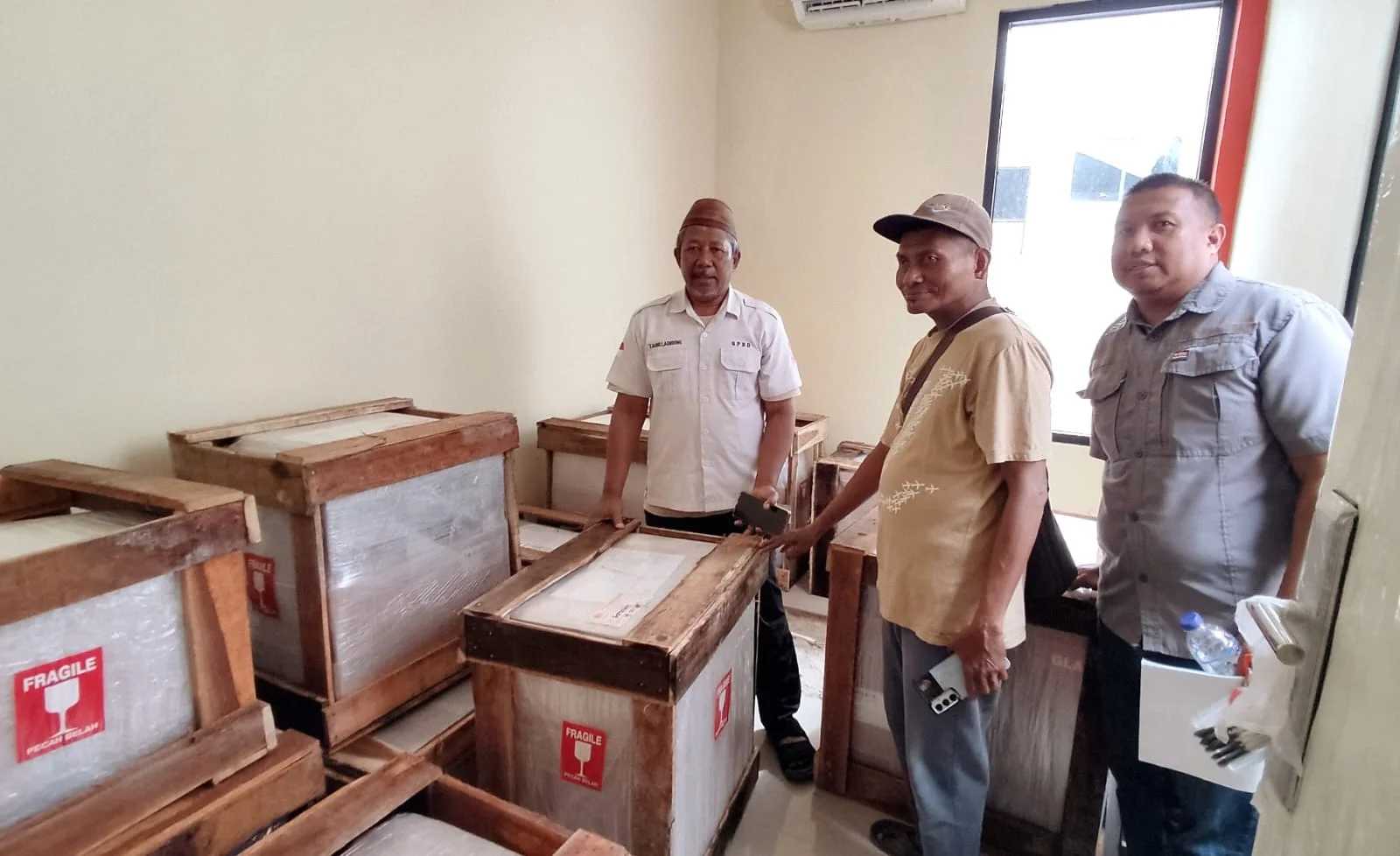 Bantuan Peralatan TIK PUSDALOPS BNPB Tiba di BPBD Provinsi Gorontalo