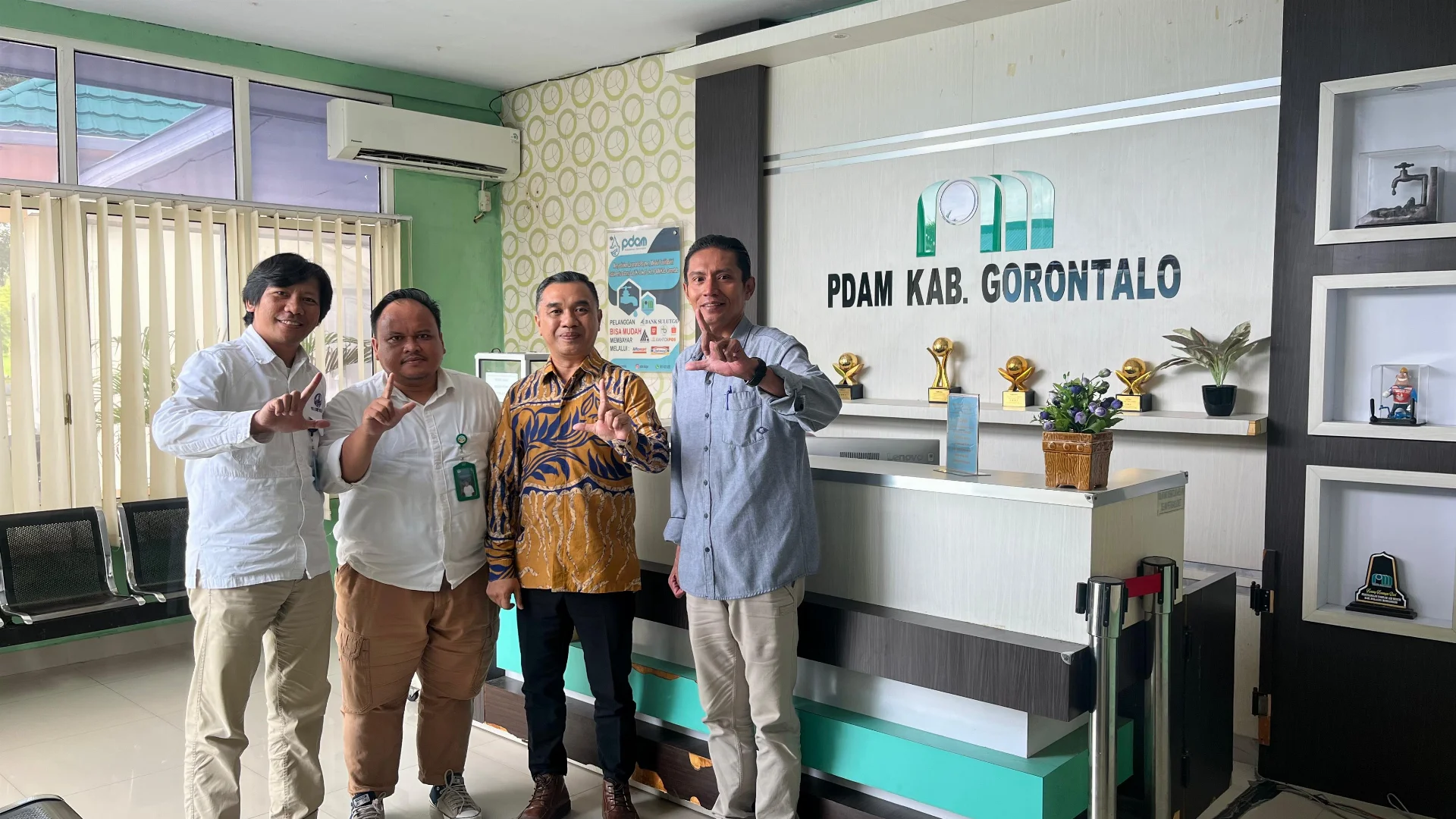Air Adalah Warisan: PDAM Tirta Limutu Gandeng Fordas Tanam Harapan di Sekolah