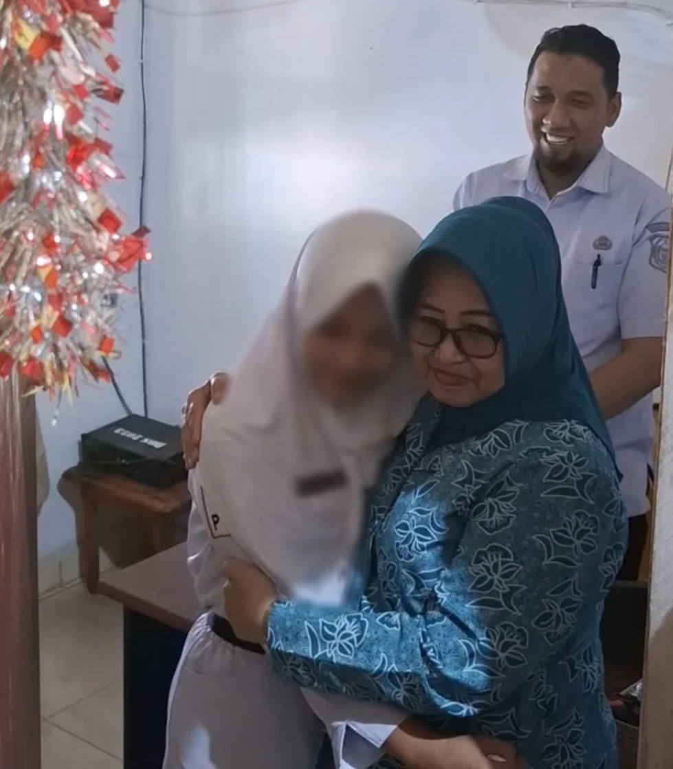 Lahir - Bathin (MBG & Layanan SAPA 129 mobile) pendampingan Ketua TP.PKK bagi siswa di Gorontalo,"