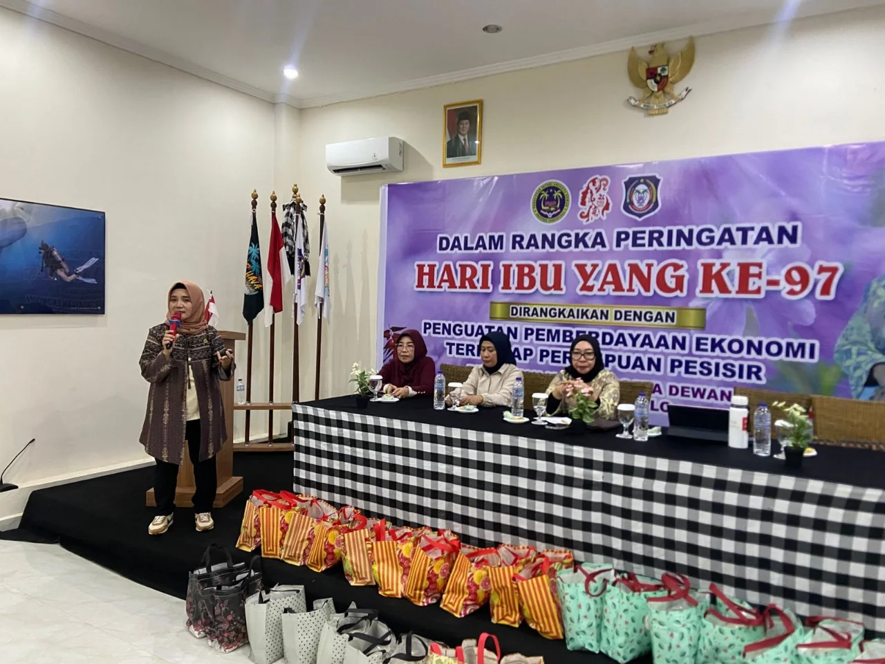 Kadis PPPA Gorontalo Beri Penguatan Perempuan Pesisir, Kolaborasi dengan PIAD