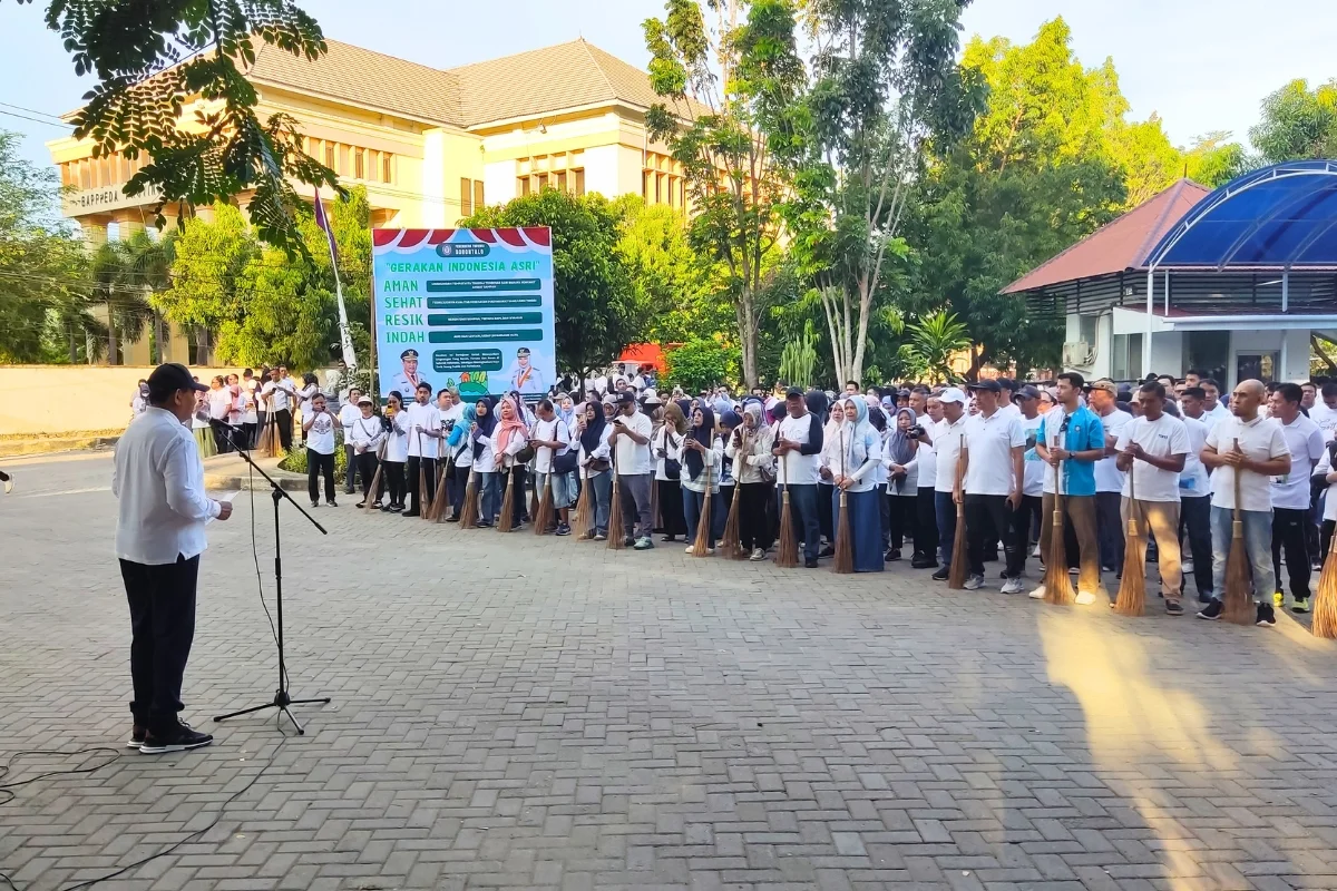 Sukseskan Gerakan Indonesia ASRI, Pemprov Gorontalo Kerahkan Ribuan ASN Kerja Bakti