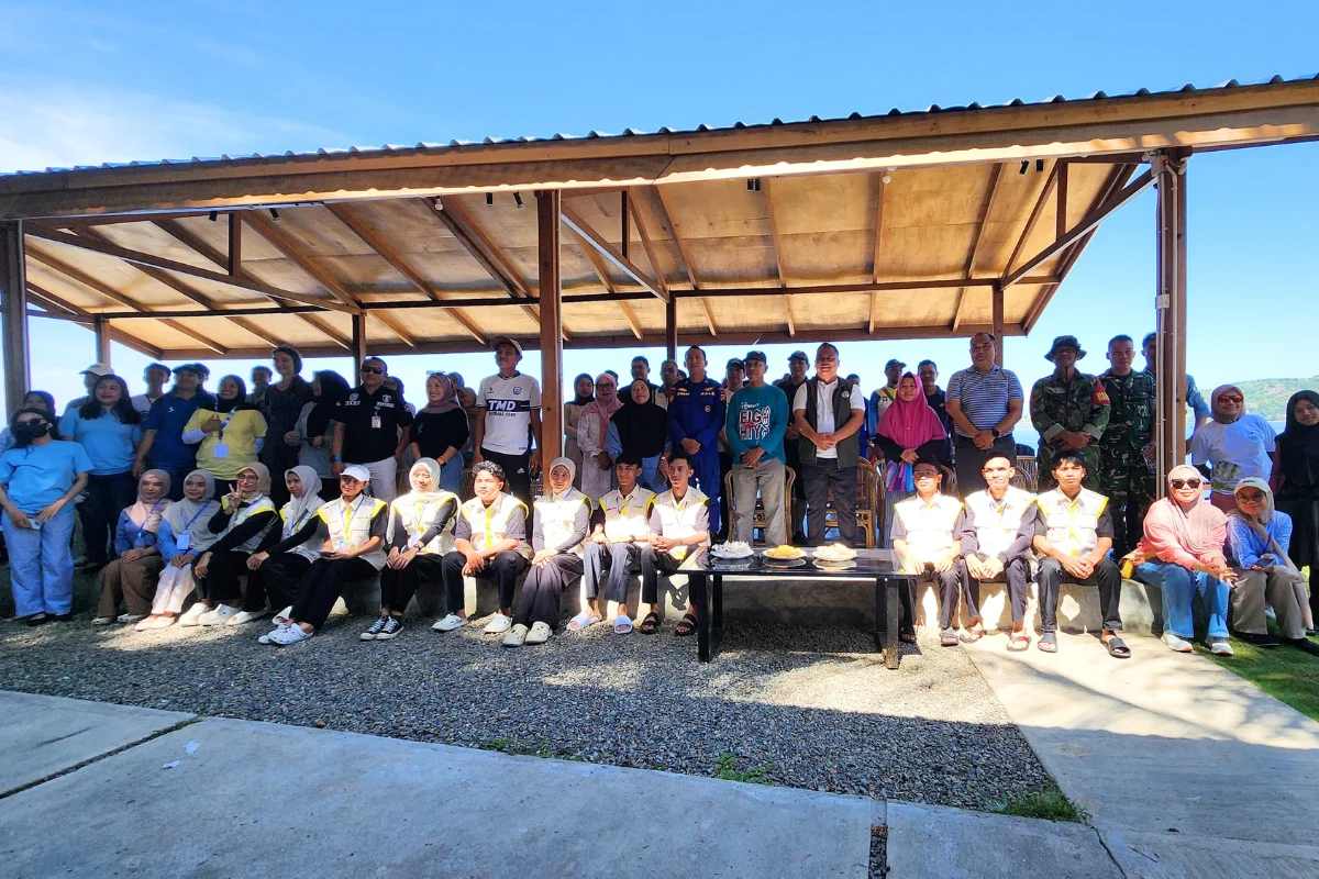 DLHK Gorontalo Apresiasi Komunitas MOTOYUNGO Gelar Aksi Bersih Pantai Peringati Hari Bumi 2026