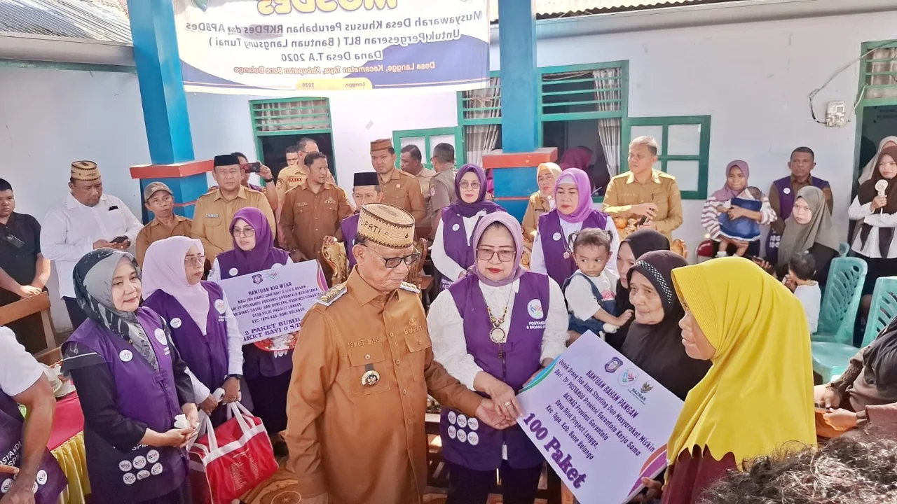 Roadshow Posyandu di Bone Bolango, 118 Paket Bantuan Dibagikan hingga Dorong Desa Percontohan 6 SPM