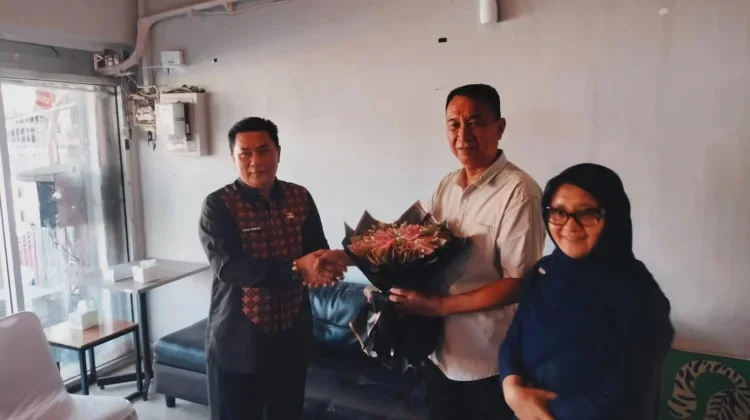Apri Dama Pegawai Biro PBJ Gorontalo Purnatugas Dilepas Penuh Haru