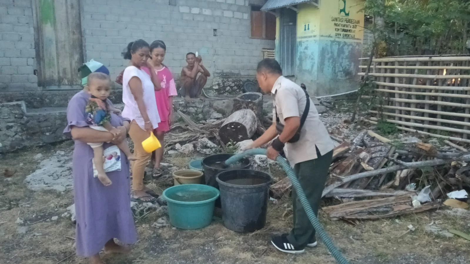Respon Cepat BPBD Gorontalo, Bantuan Air Bersih Disalurkan untuk Warga Bone Pantai