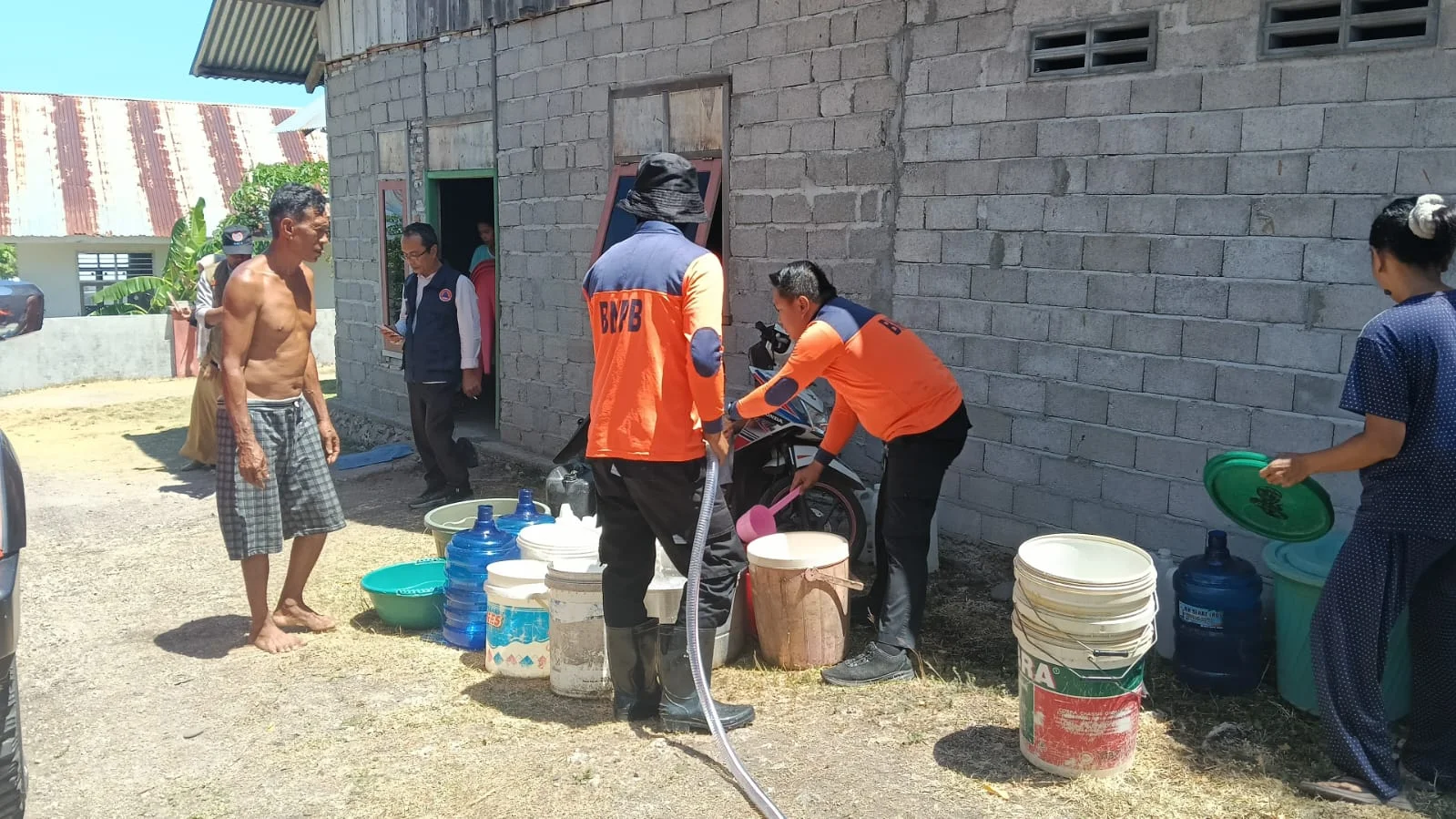 Hari Kedua Penanganan Kekeringan, BPBD Gorontalo Salurkan Air Bersih untuk Warga Bone Pantai