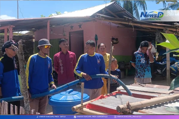 Perdana, Dinsosdukcapil Gorontalo Salurkan Air Bersih untuk 785 Warga Terdampak Kekeringan