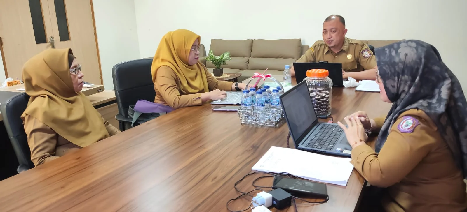 Plt. Kepala Biro Organisasi Pimpin Rapat Tindak Lanjut Penataan SOTK Bersama Plt. Kabag Ortala Kabupaten Gorontalo