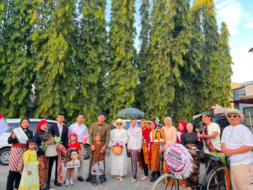 Biro Organisasi Tampil Memukau, Juara 2 Parade Kostum Pahlawan