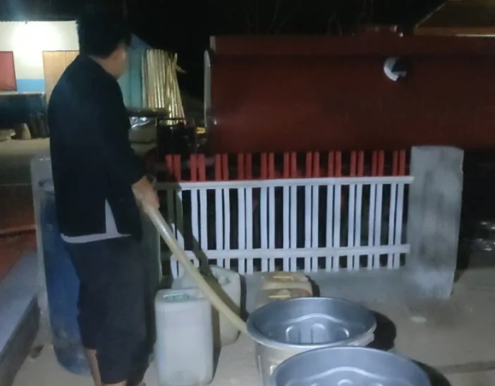 BPBD Gorontalo Bergerak Salurkan 15 Ribu Liter Air Bersih untuk Warga Molantadu