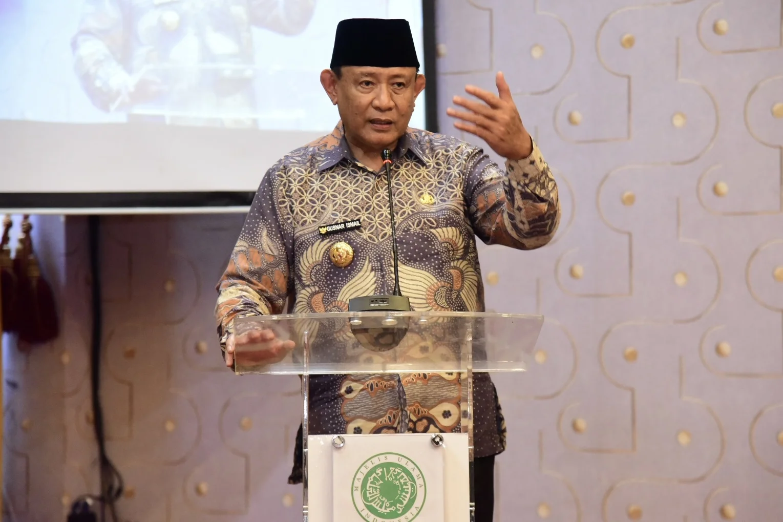GUBERNUR, DATA AKURAT FONDASI DALAM MENENTUKAN ARAH PEMBANGUNAN