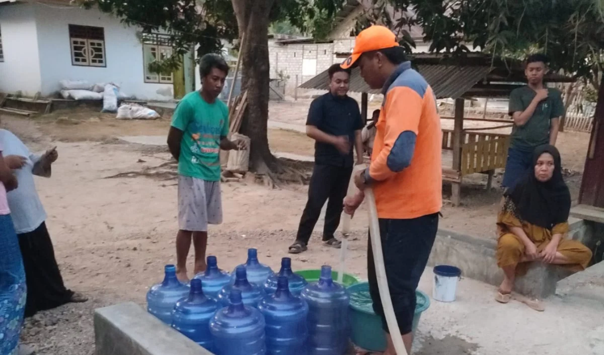 BPBD Gorontalo Penuhi Kebutuhan 15 Ribu Liter Air Bersih untuk Warga Tolotio