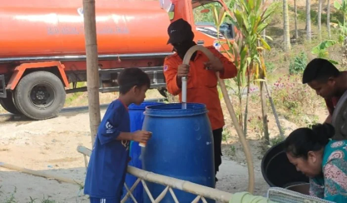 BPBD Gorontalo Suplai 10.000 Liter Air Bersih untuk Warga Terdampak Kekeringan di Bongomeme