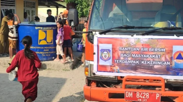 BPBD Provinsi Gorontalo Kembali Kirim 35 Ribu Liter Air Bersih untuk Masyarakat Tongo