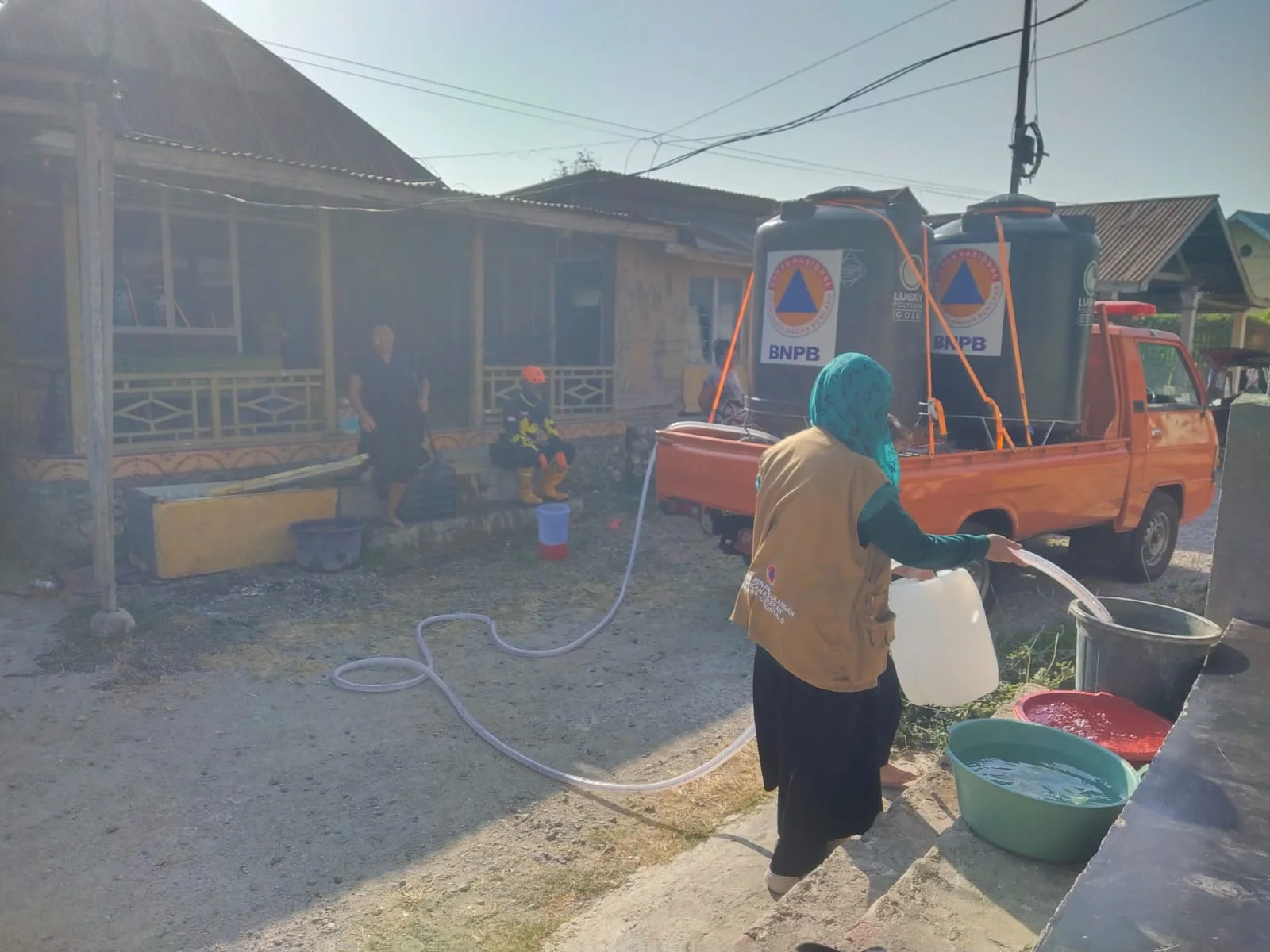 Tiga Kali Distribusi, BPBD Gorontalo Salurkan 4.000 Liter Air Bersih untuk Warga Tilote