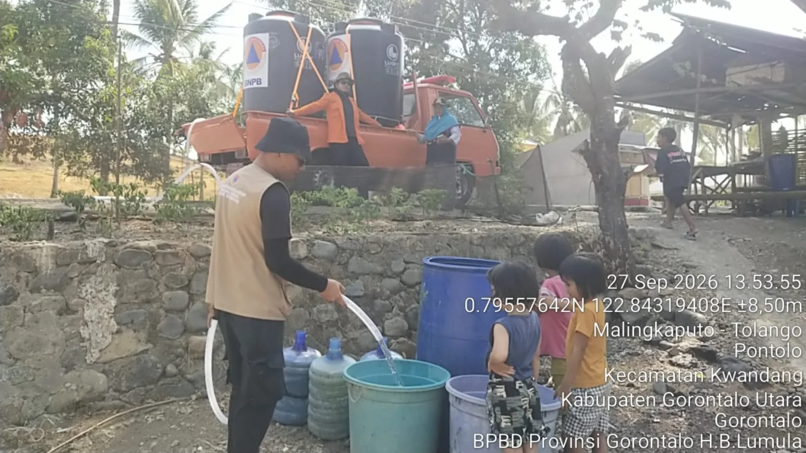 Update: 6 Kali Distribusi, BPBD Gorontalo Kirim 9 Ribu Liter Air untuk Warga Tutuwoto Gorut