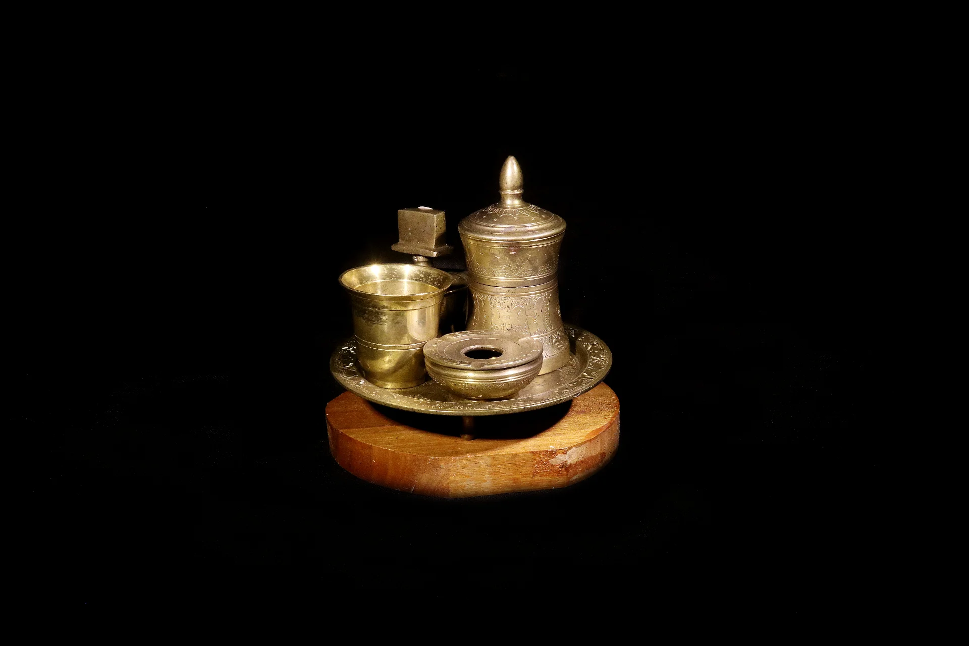 1 SET TEMPAT ROKOK