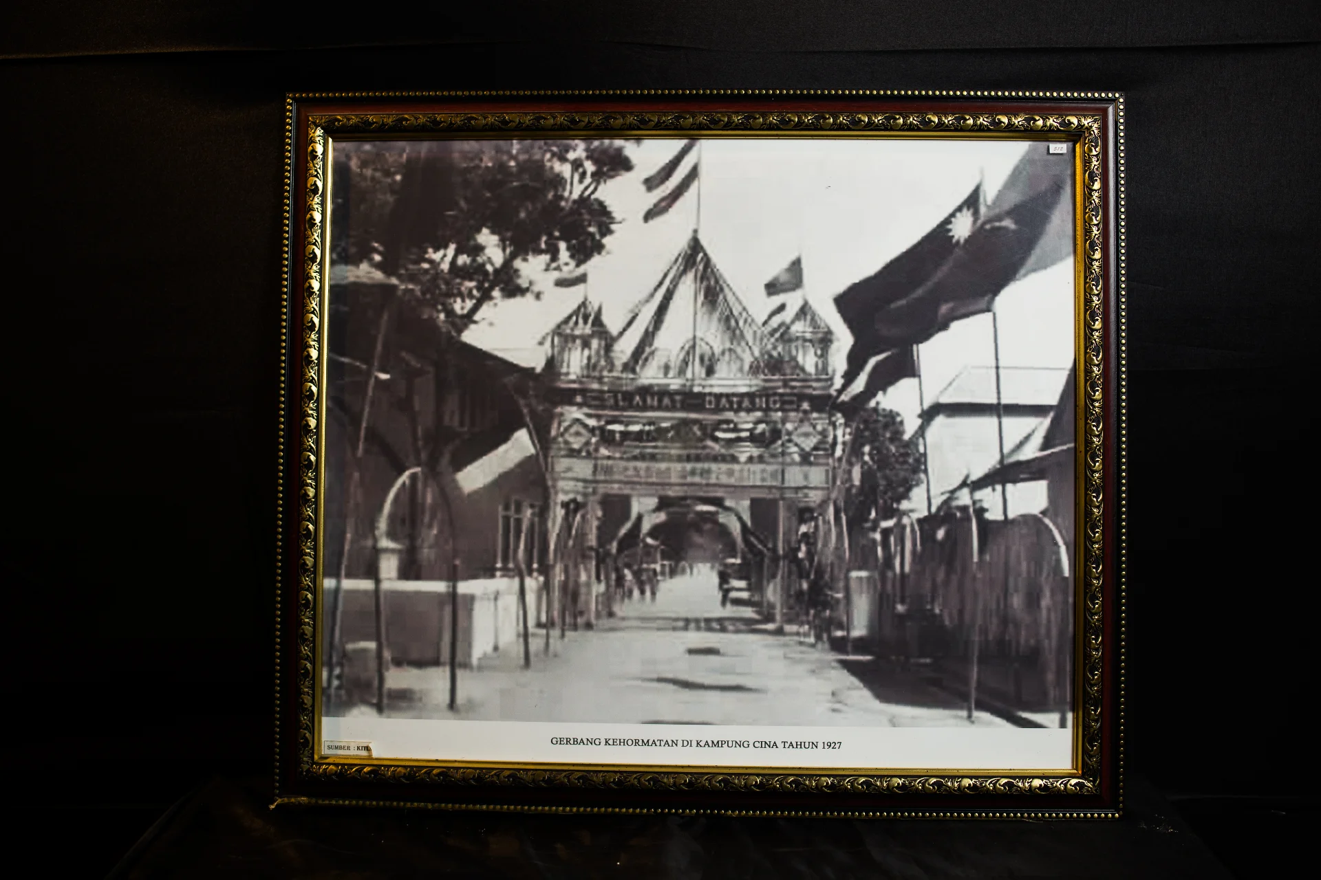 Foto Gerbang Kehormatan di Kampung Cina 1927