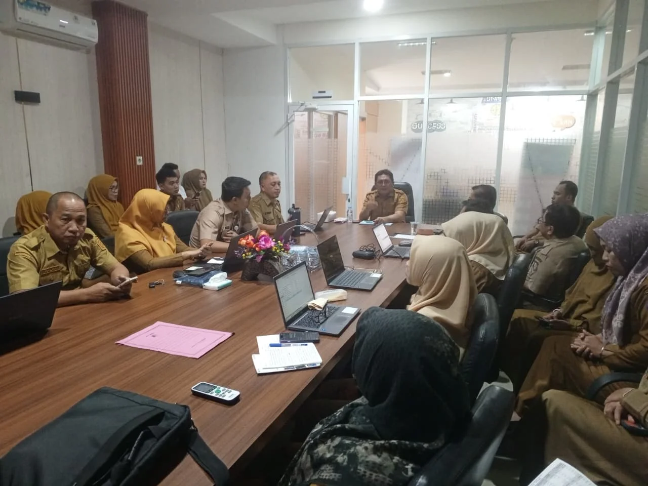 Pimpin Rapat Perdana, Gaya Komunikasi 'Tanpa Sekat' Karo Organisasi Erman Monoarfa Langsung Curi Perhatian Staf!