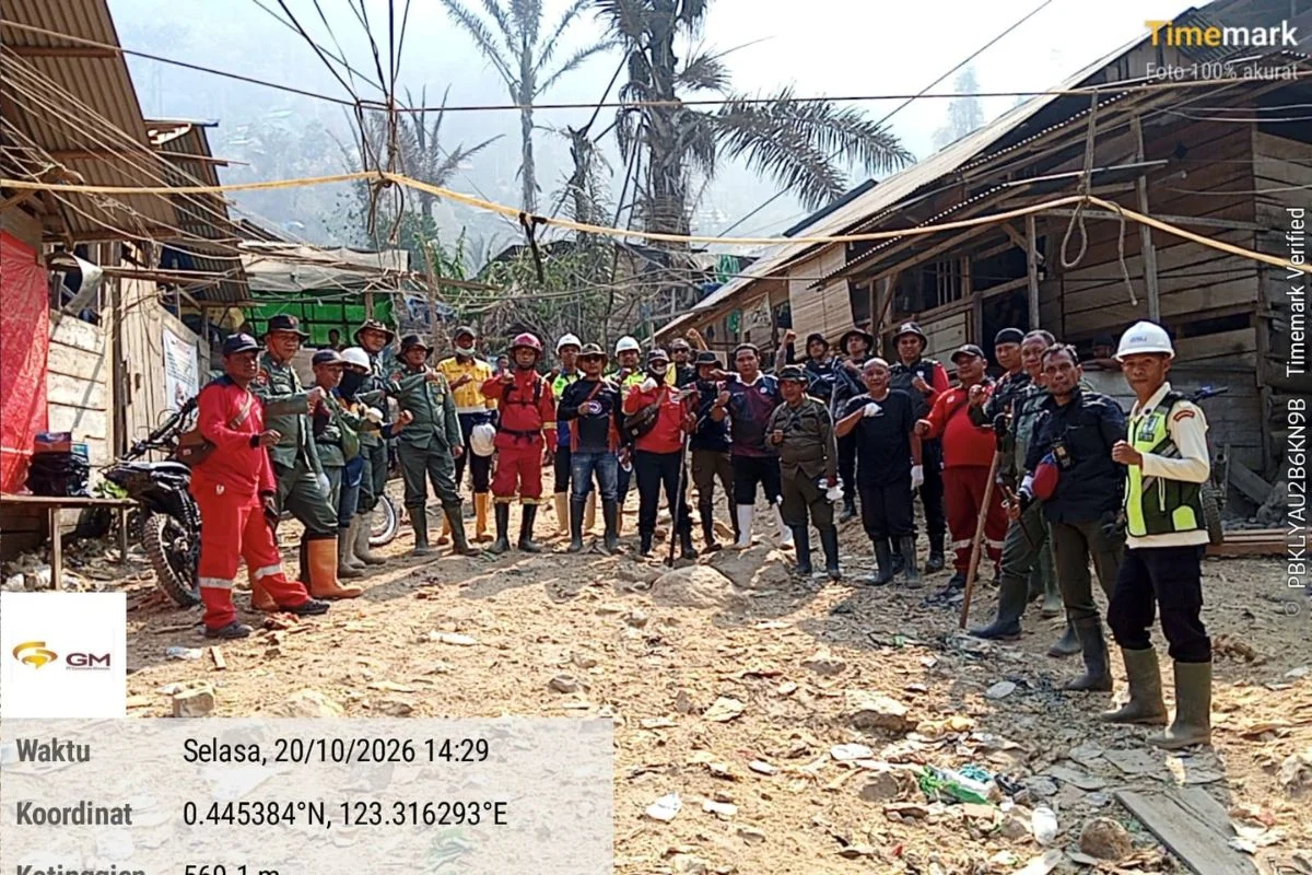 Polhut DLHK, Manggala Agni, dan GM Bersinergi Kendalikan Kebakaran Hutan di Tulabolo Timur