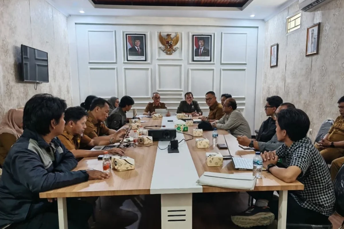 DLHK Gorontalo Bersama Kementerian Kehutanan Konsolidasikan Revisi Hutan Desa Hulawa